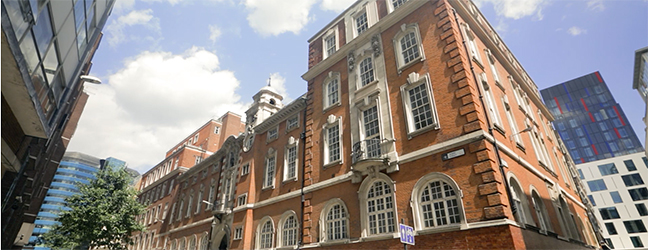 Kensington Academy of English - Tower Hill - KAE for high school student (London in England)
