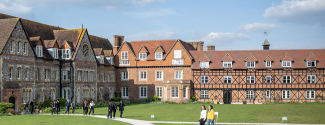 Bradfield College summer school (Reading in England)