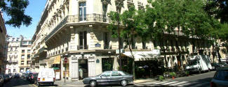 Language Schools programmes in France for a junior - France Langue - Paris