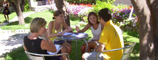 Language Schools for mature studend 50+ - Babilonia - Taormina